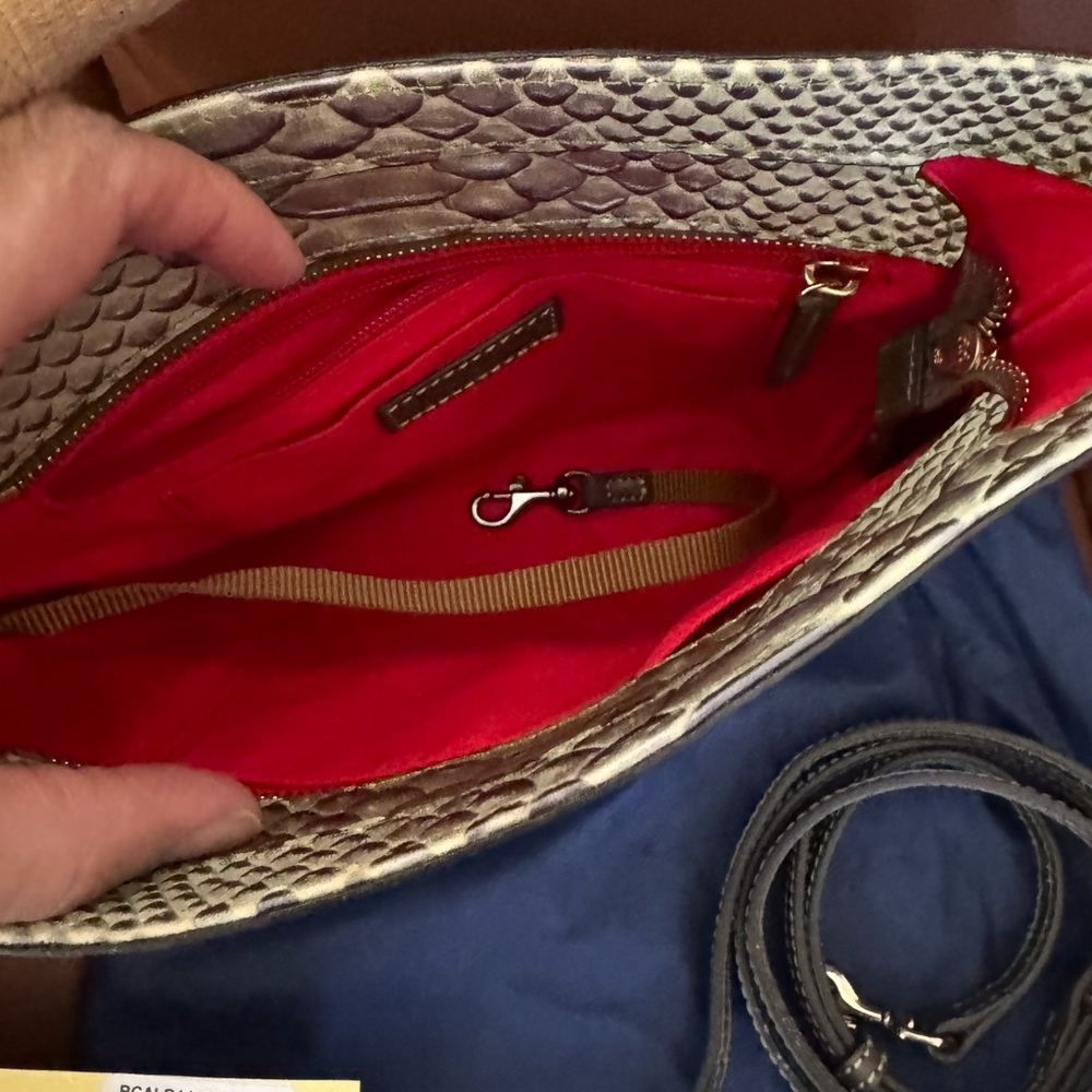 Dooney & Bourke Mini Waverly Crossbody bag in metal green - Picture 7 of 11